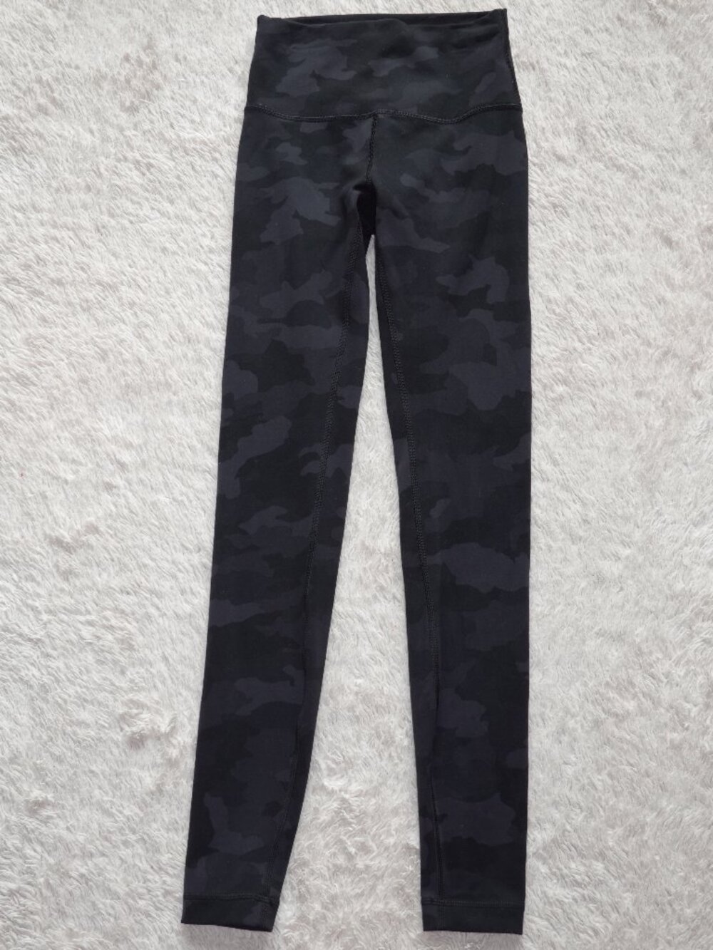 Women's Size 4 Lululemon Heritage 365 Camo Wunder Train High-Rise Tight 28"